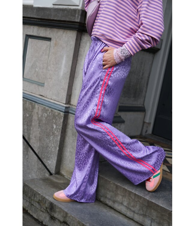 WIJDE BROEK LEOPARD LILA