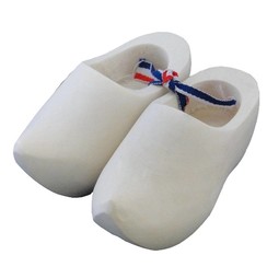 Souvenir woodenshoes 6cm sanded