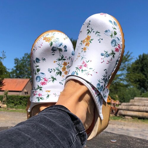 DINA Zweedse klompen wit met bloemetjes