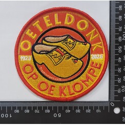 carnavalsembleem - Oeteldonk op oe klompen!