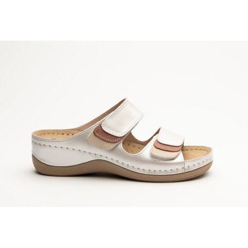 Leon Footwear Sandals with Velcro and anti-slip studs in the sole - Pearl pink
