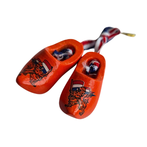 breastpin 2 shoes orange lion