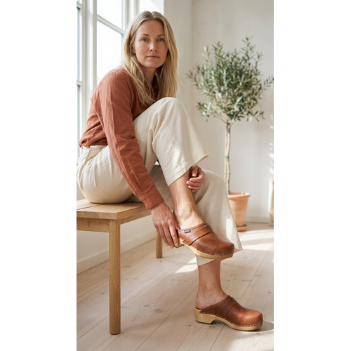 DINA Swedish clogs classic Brown unisex