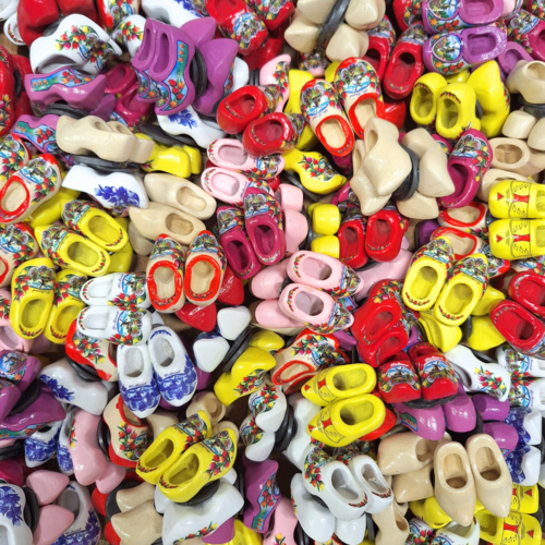 Woodenshoe magnet 2 shoes - (all colors one one page)