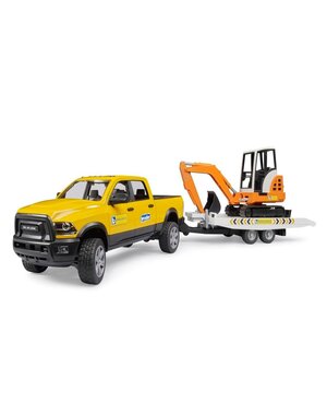 Bruder 2546 - RAM Rental Service met mini graafmachine