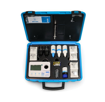 Hanna Instruments Pool Line Waterbestendige fotometer voor alkaliniteit, vrij/totaal chloor, pH en cyanuurzuur met kit