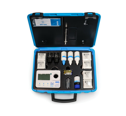 Hanna Instruments Pool Line Waterbestendige fotometer voor alkaliniteit, vrij/totaal chloor, pH en cyanuurzuur met kit