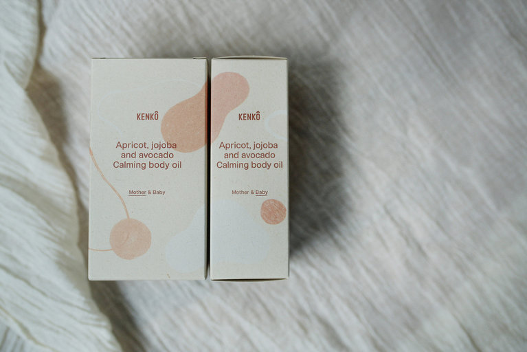 Kenko Apricot, jojoba and avocado calming body oil // mother & baby