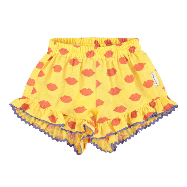 Piupiuchick shorts w frills // yellow red lips