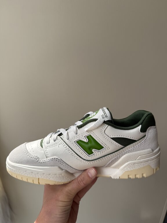 New Balance 550 teens // alpine green / sea salt