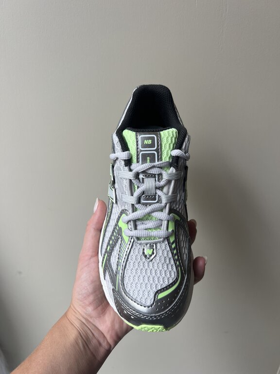 New Balance 1906 teens // dark silver metallic / mint flas