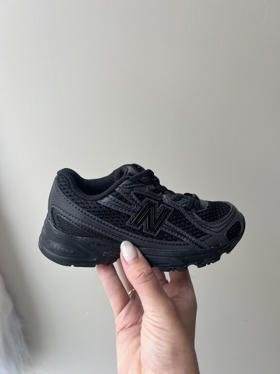 New Balance 740 kids // black cement / black