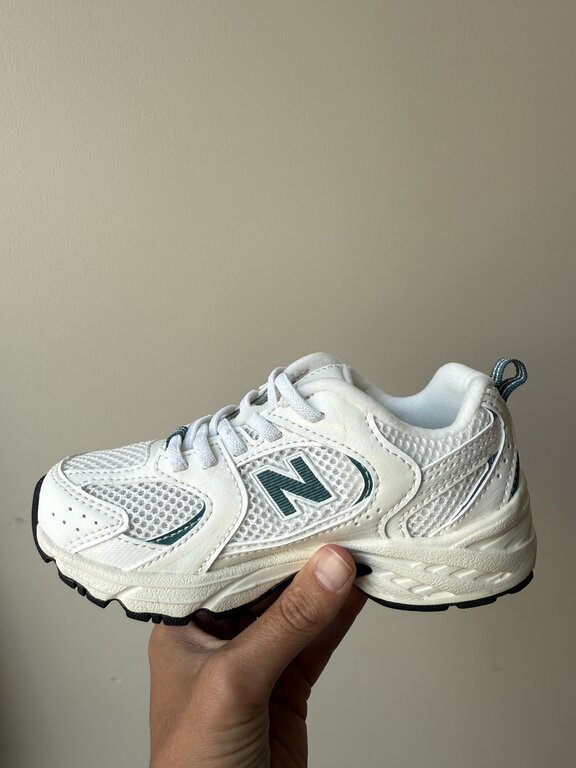 New Balance 530 kids // sea salt / new spruce