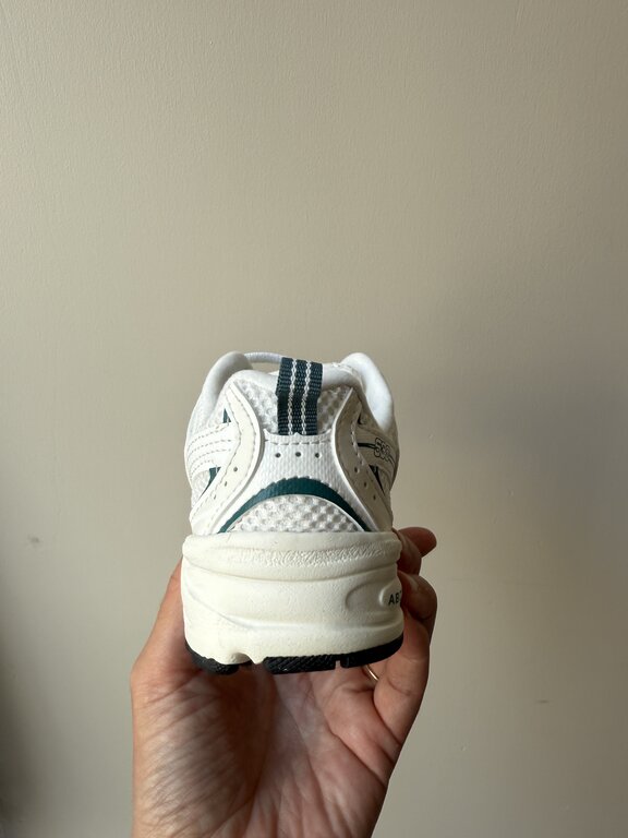New Balance 530 kids // sea salt / new spruce