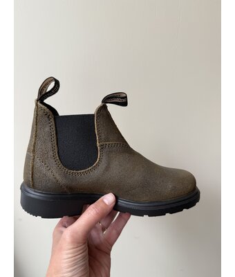 kids suede  //  dark olive