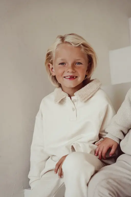 Two You Label ted jumper // beach