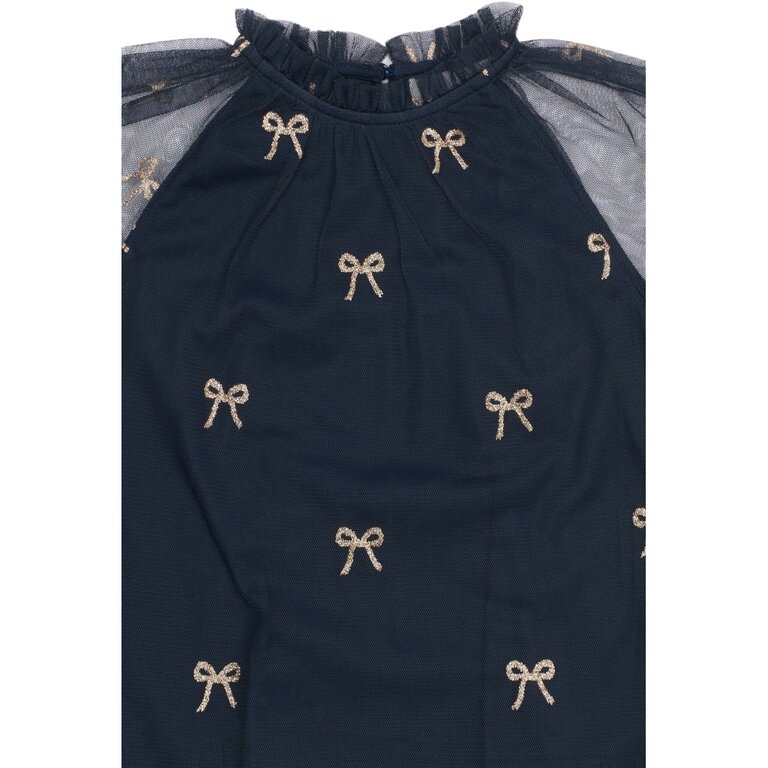 The New rudelle top // navy blazer