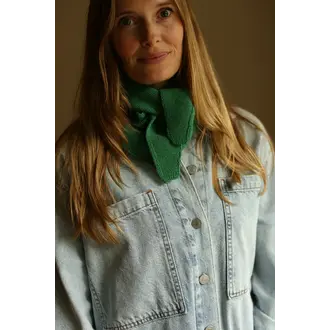 hvid triangle scarf josephina // grass