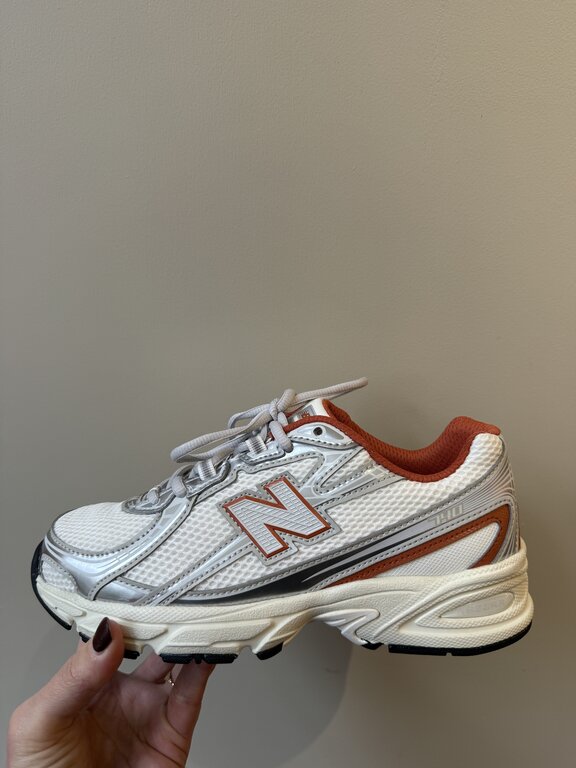 New Balance 740 teens // silver metallic / cinnamon