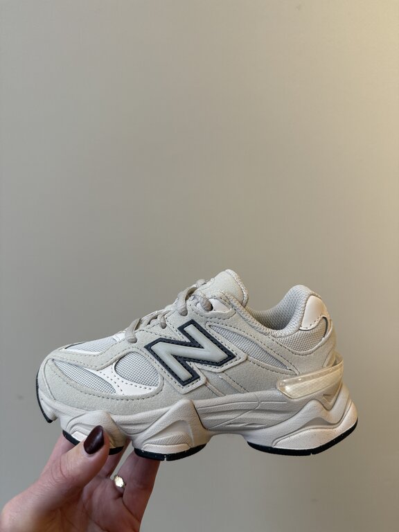 New Balance 9060 kids  // shipyard / linen