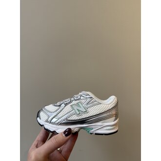 New Balance 740 toddler bungee lace // sillver metallic / deep end