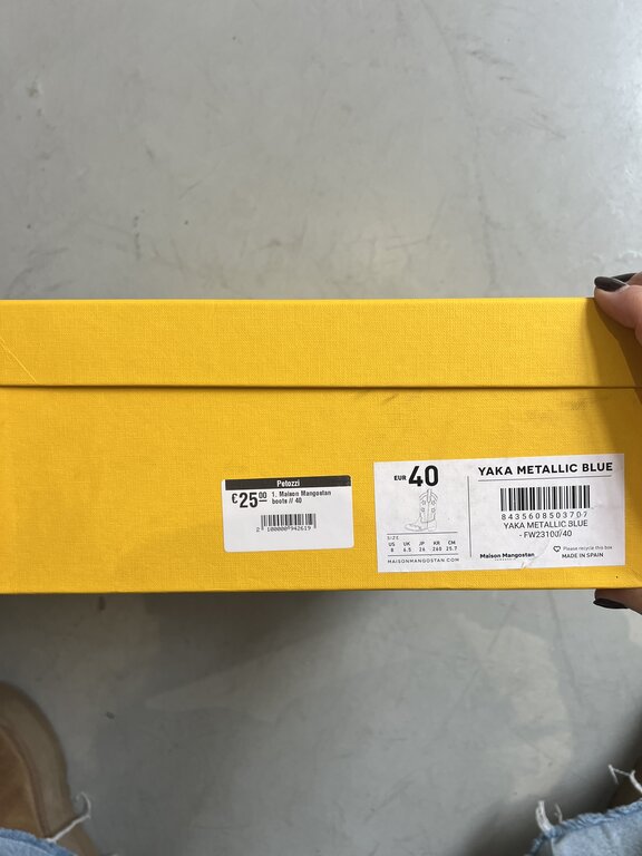 1. Maison Mangostan boots // 40