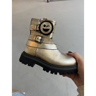 Preloved 1. Nubikk fae mary jr // gold used leather // 23