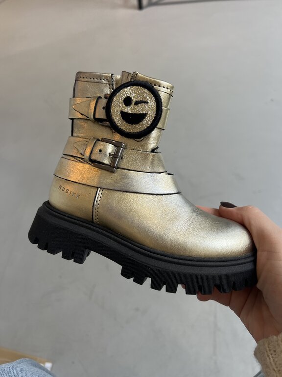 1. Nubikk fae mary jr // gold used leather // 23