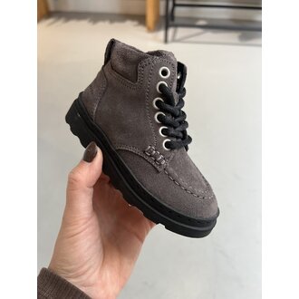 Preloved 1. Nubikk jonah polar // dk grey suede // 23