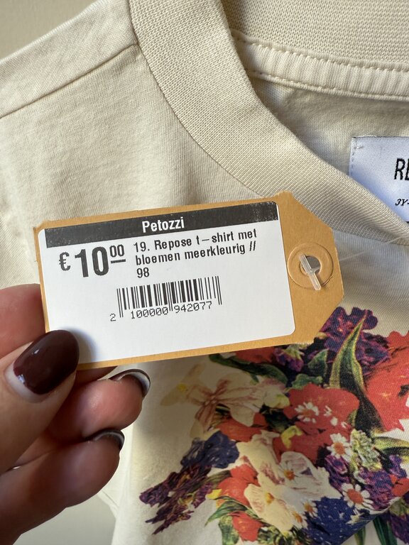 Preloved 19. Repose t-shirt met bloemen meerkleurig // 98