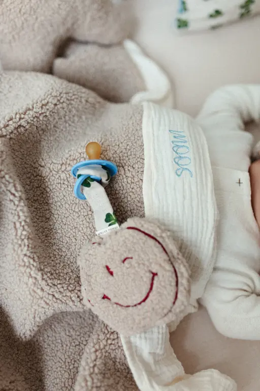 Atelier Pomme pacifier cloth pomme teddy // the original ecru