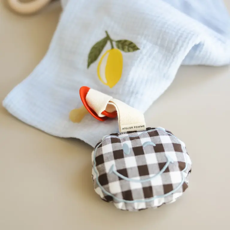 Atelier Pomme pacifier cloth pomme // checked better brownie