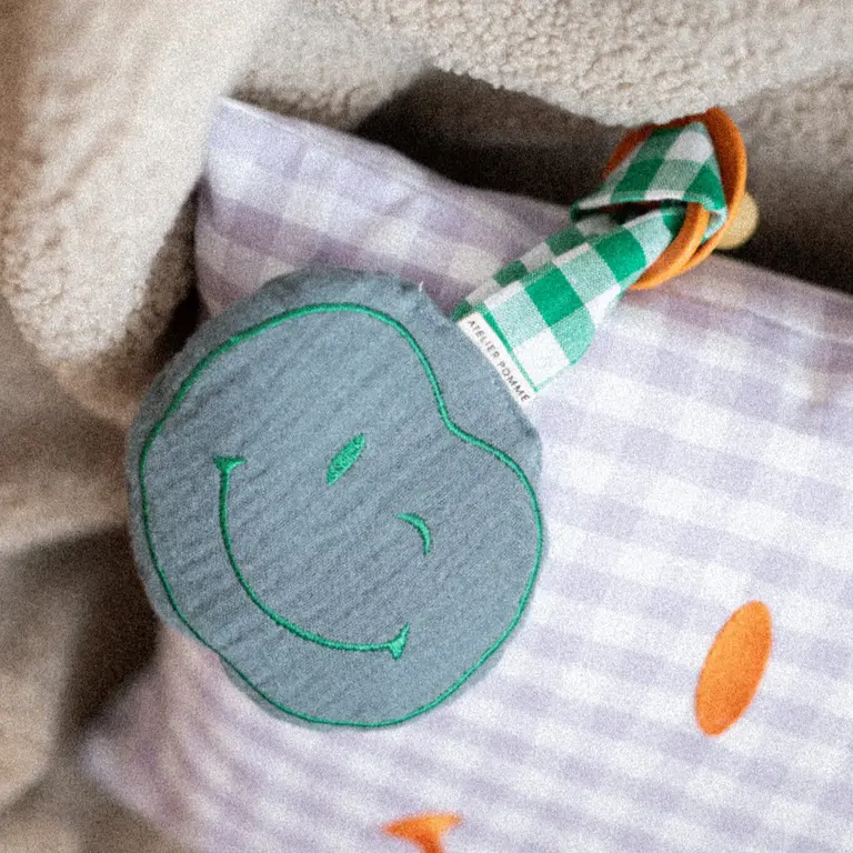 Atelier Pomme pacifier cloth pomme // misty blue