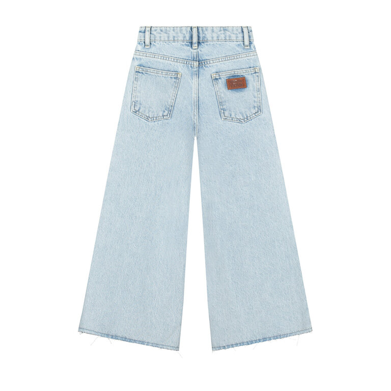 Charlie Petite isae jeans // snow blue