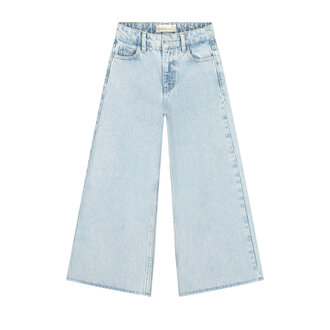 Charlie Petite isae jeans // snow blue