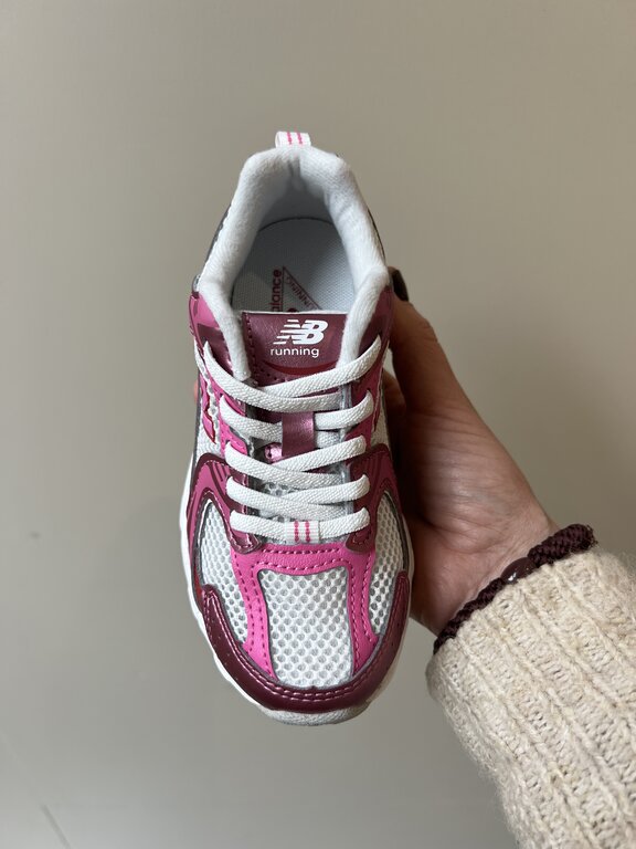 New Balance 530 kids // pink satin/shadow red