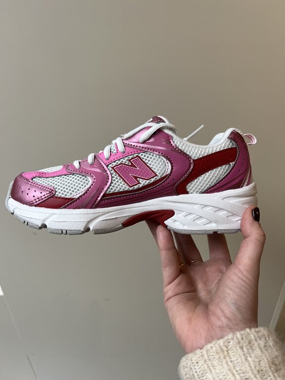 New Balance 530 teens  // pink satin/shadow red