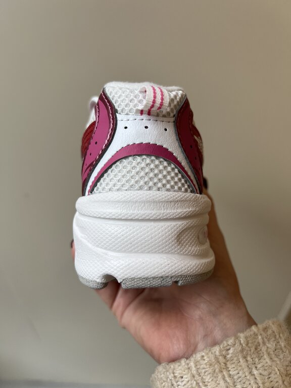 New Balance 530 teens  // pink satin/shadow red