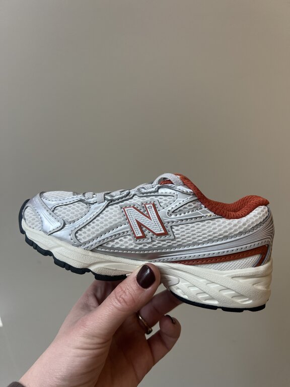 New Balance 740 kids bungee lace // silver metallic / cinnamon