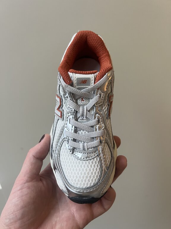 New Balance 740 kids bungee lace // silver metallic / cinnamon