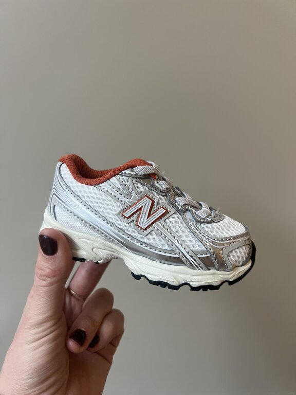 New Balance 740 toddler bungee lace // sillver metallic / cinnamon