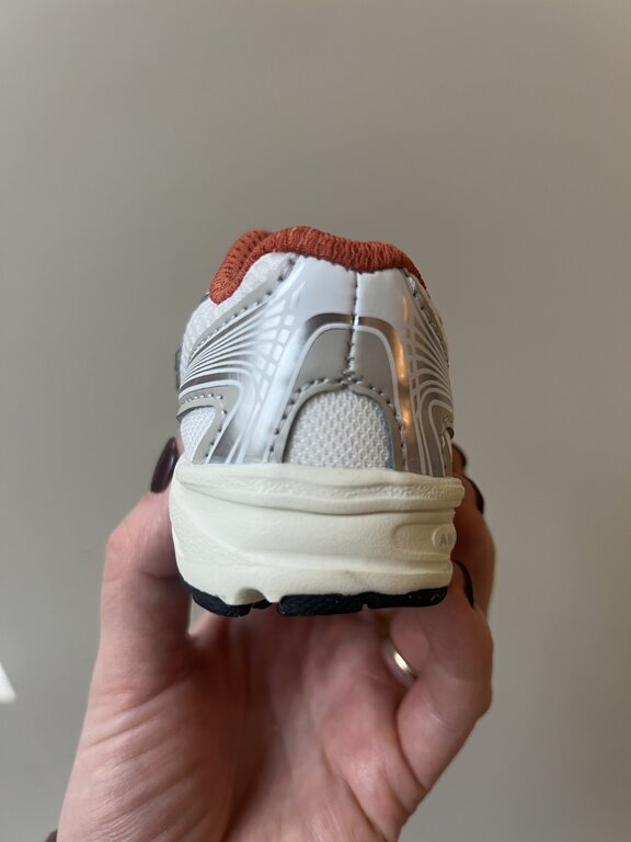 New Balance 740 toddler bungee lace // sillver metallic / cinnamon