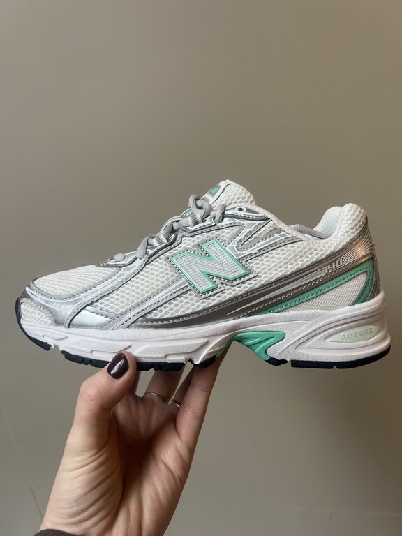 New Balance 740 teens // silver metallic / deep end