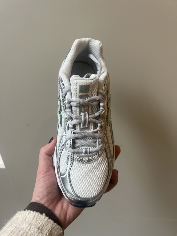 New Balance 740 teens // silver metallic / deep end