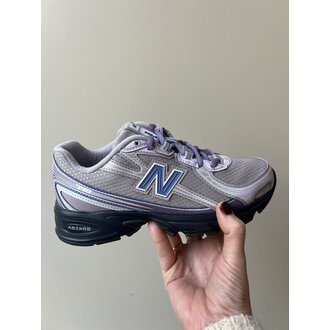 New Balance 740 teen // truffle salt/fairweather blu