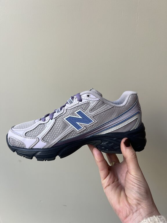 New Balance 740 teen // truffle salt/fairweather blu