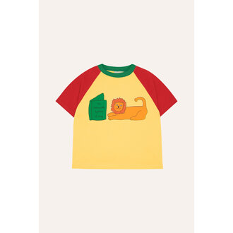 The Campamento reading lion tshirt // yellow