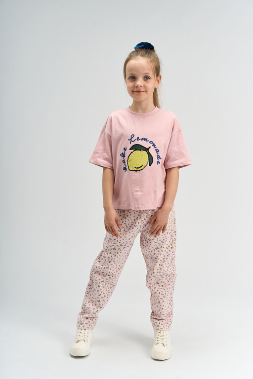 The New selda mom fit jeans // light lilac AOP