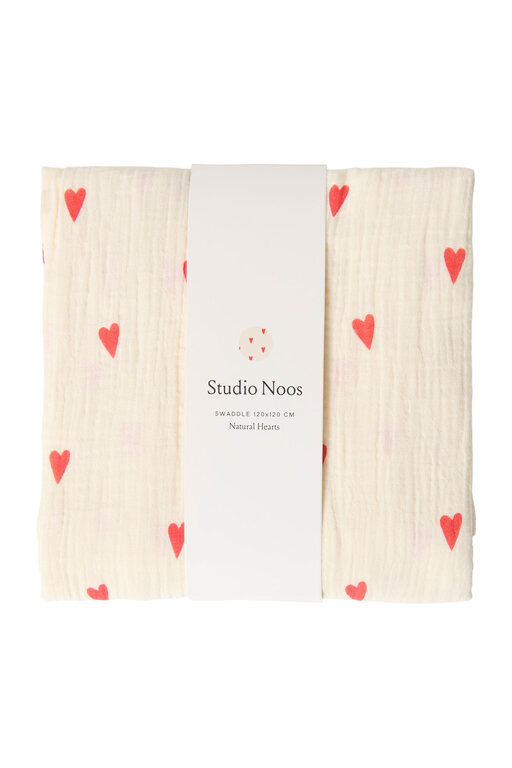 Studio Noos large swaddle // beige hearts