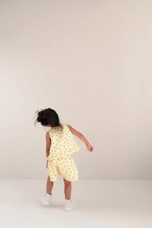 Jenest summer shorts // flower aop soft yellow